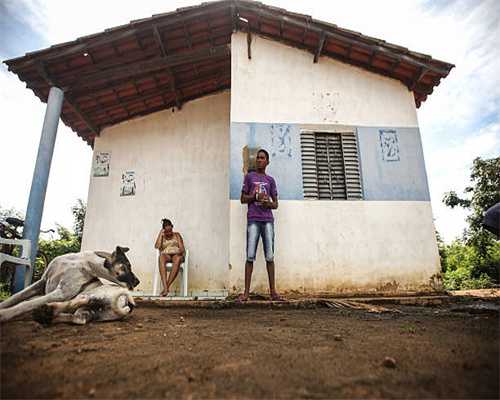 魔兽世界怀旧服：老区像单机游戏 新区偶有自强 散人该选哪个玩？